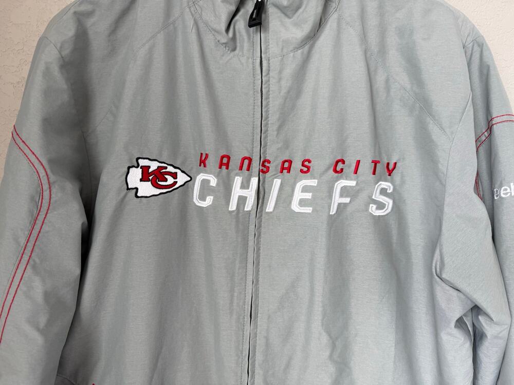 Reebok On Field Kansas City Chiefs Full Zip Windbreaker Jacket Size Small NFL